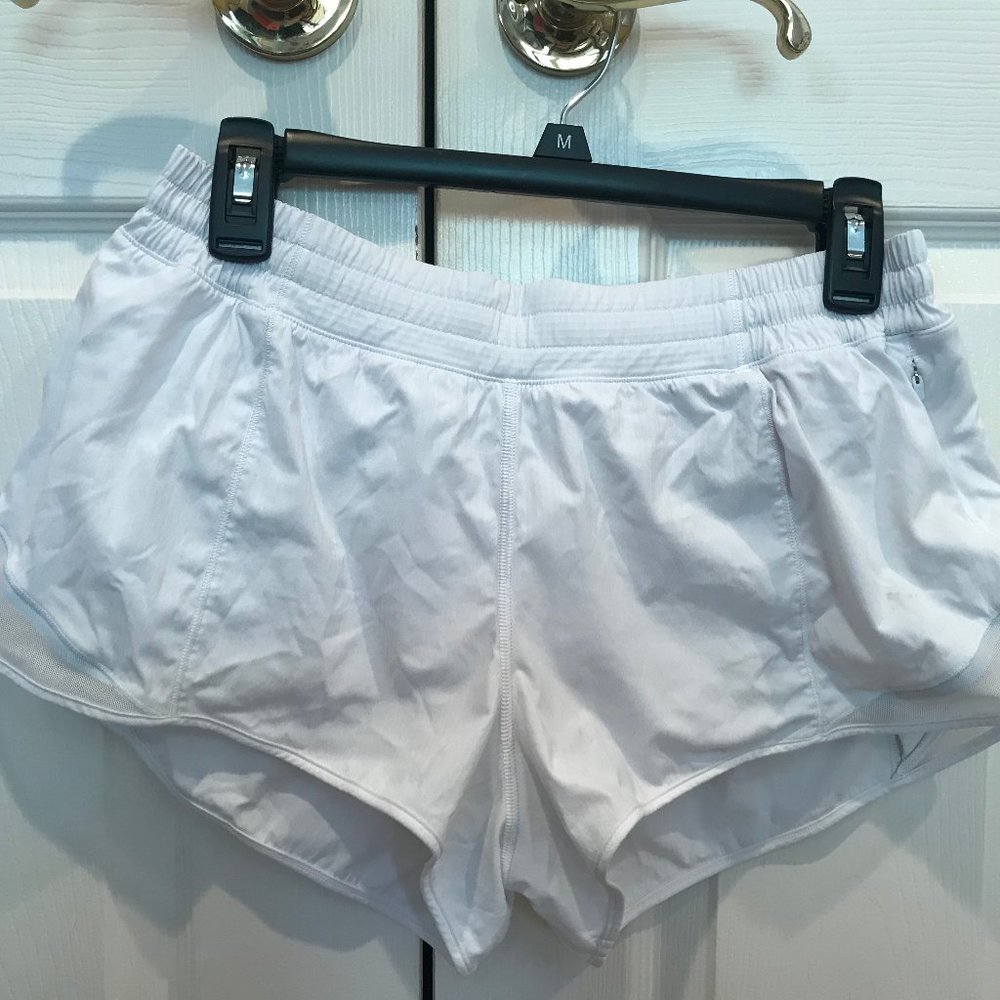 Lululemon White Hotty Hot Short size 10
